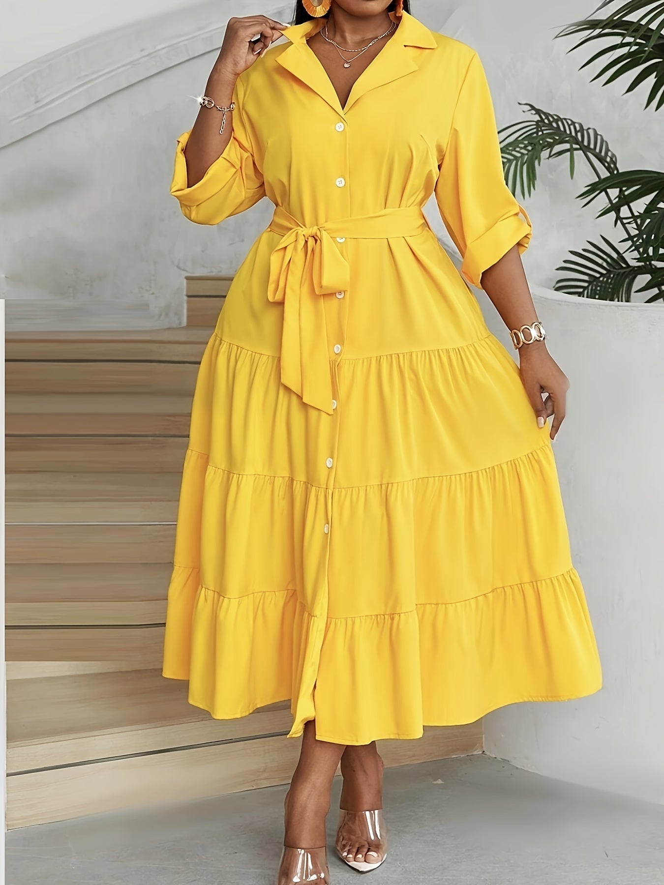 Élégante robe chemise mi-longue ceinturée grande taille