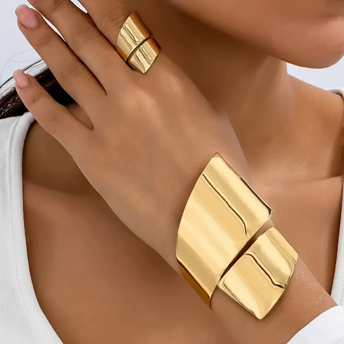Ensemble de bracelets et de bagues