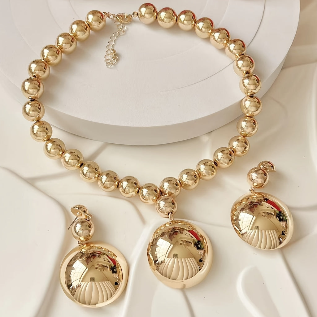 Un ensemble de 3 colliers à chaîne à billes texturées en métal.