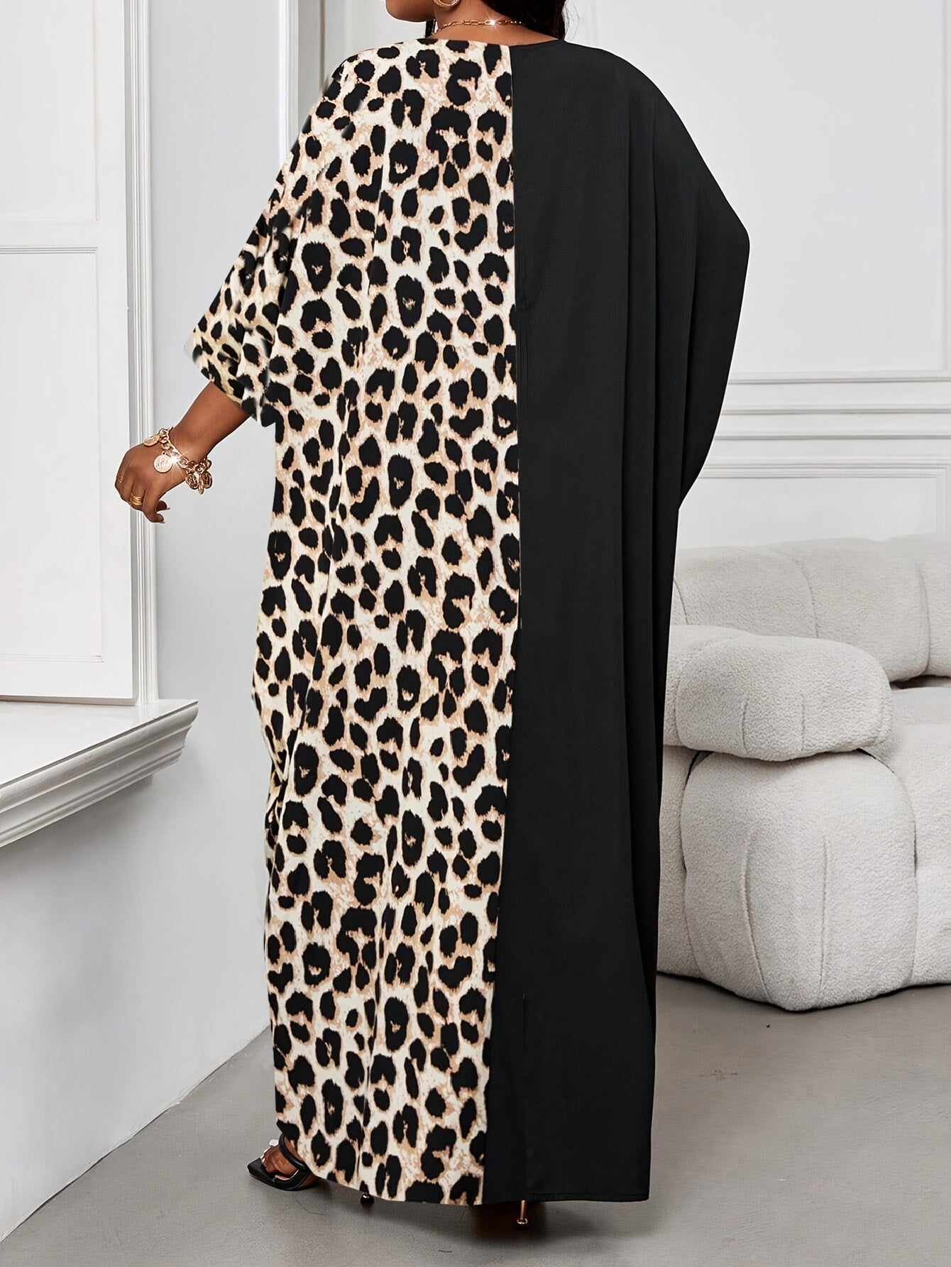 Grande taille, élégante robe longue élégante à col rond et manches longues à blocs de couleur