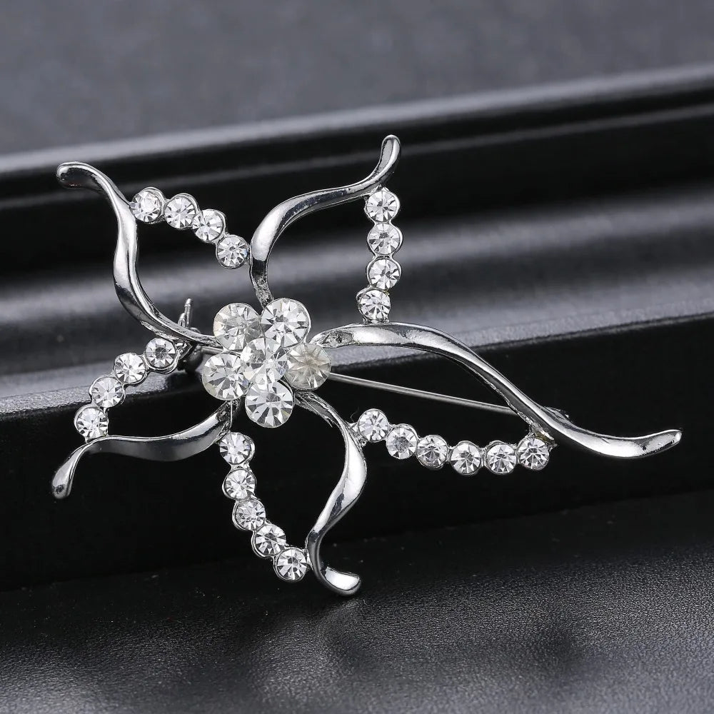 Broche à fleurs en cristal pour femmes, bleu profond, plante, Badge élégant, bijoux à la mode, broche pour fête de mariage, cadeaux de fête