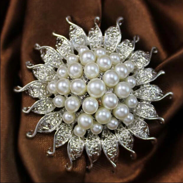 Broche à fleurs en cristal pour femmes, bleu profond, plante, Badge élégant, bijoux à la mode, broche pour fête de mariage, cadeaux de fête