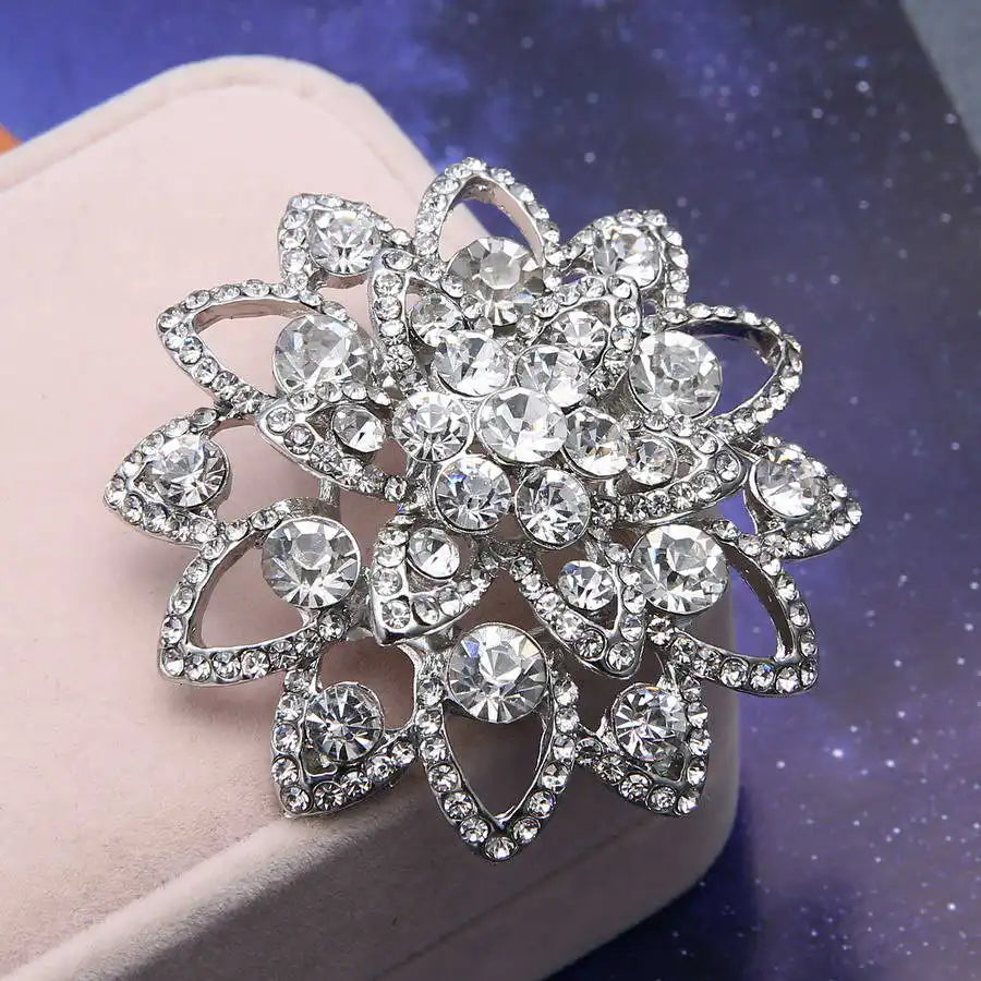 Broche à fleurs en cristal pour femmes, bleu profond, plante, Badge élégant, bijoux à la mode, broche pour fête de mariage, cadeaux de fête