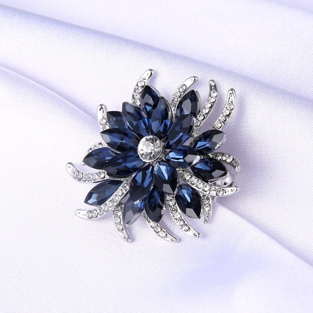 Broche à fleurs en cristal pour femmes, bleu profond, plante, Badge élégant, bijoux à la mode, broche pour fête de mariage, cadeaux de fête