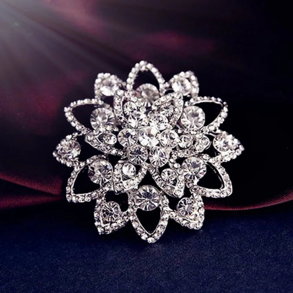 Broche à fleurs en cristal pour femmes, bleu profond, plante, Badge élégant, bijoux à la mode, broche pour fête de mariage, cadeaux de fête
