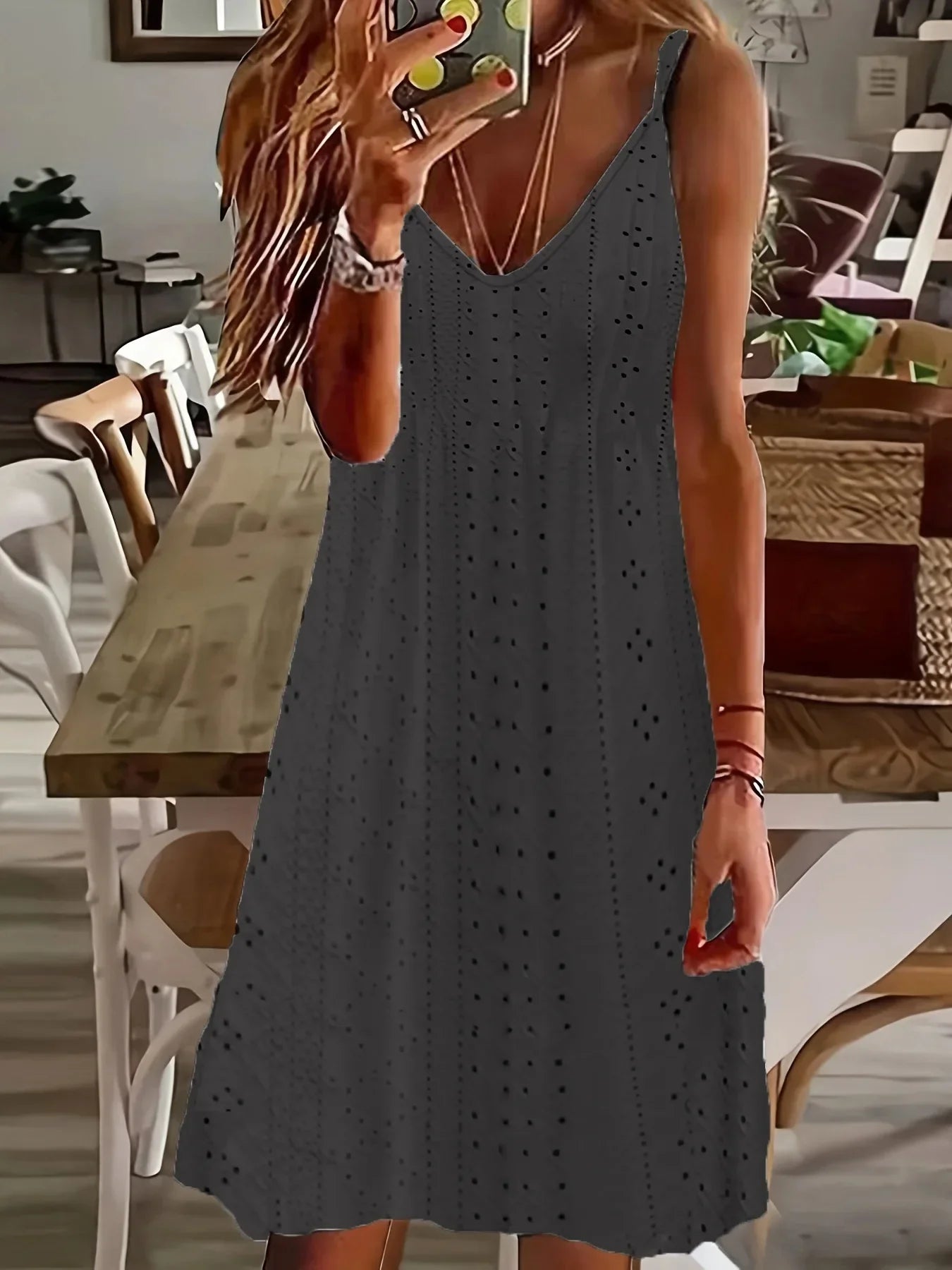 Grande taille Europe et états-unis femmes été nouvelle découpe Jacquard col en v sangle couleur unie robe