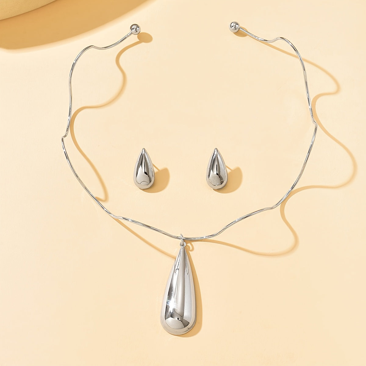 1 ensemble de 3 boucles d'oreilles en forme de larme et collier ras du cou d'inspiration vintage