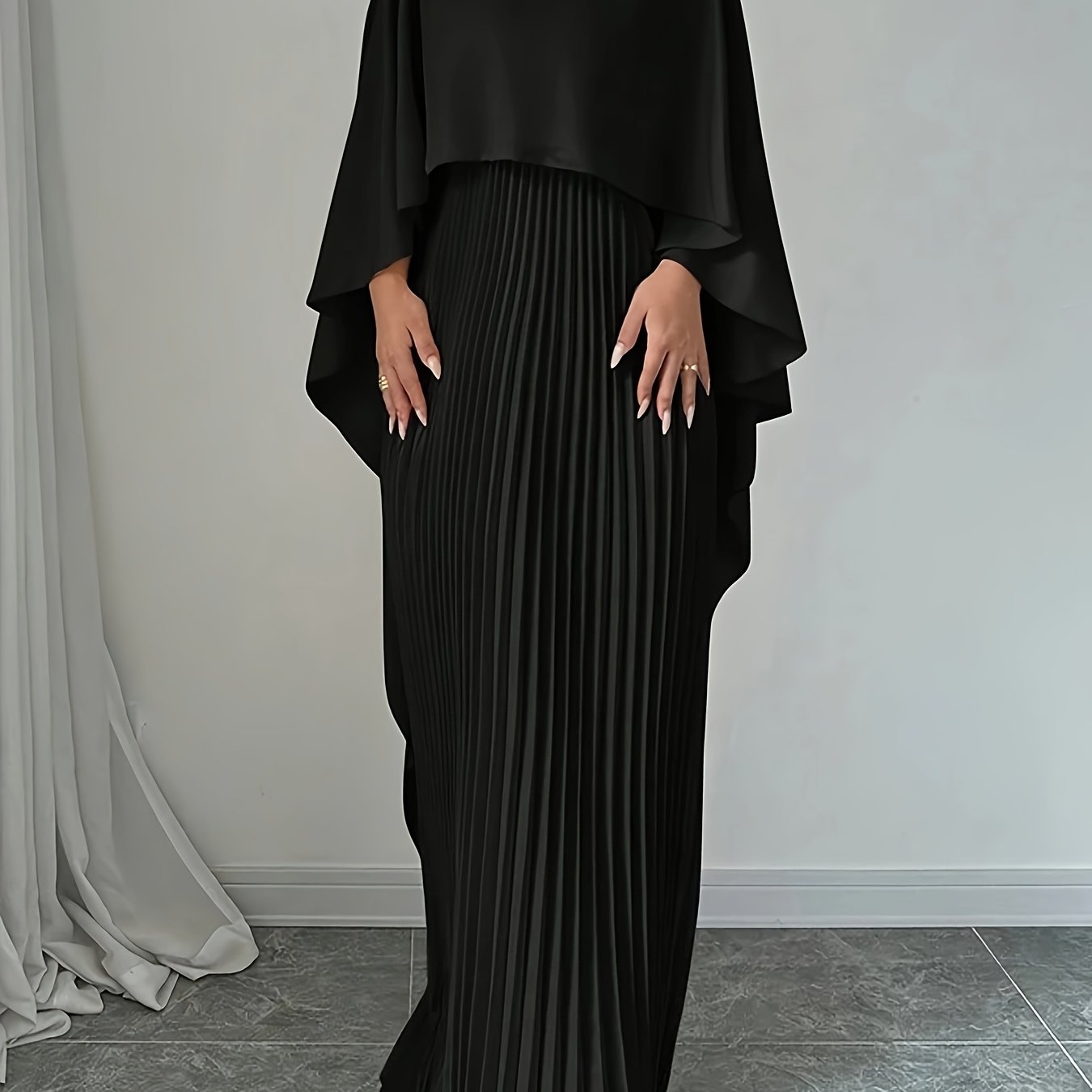 Élégante robe plissée de couleur unie