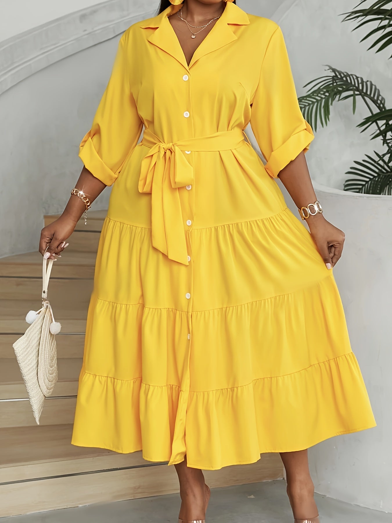 Élégante robe chemise mi-longue ceinturée grande taille