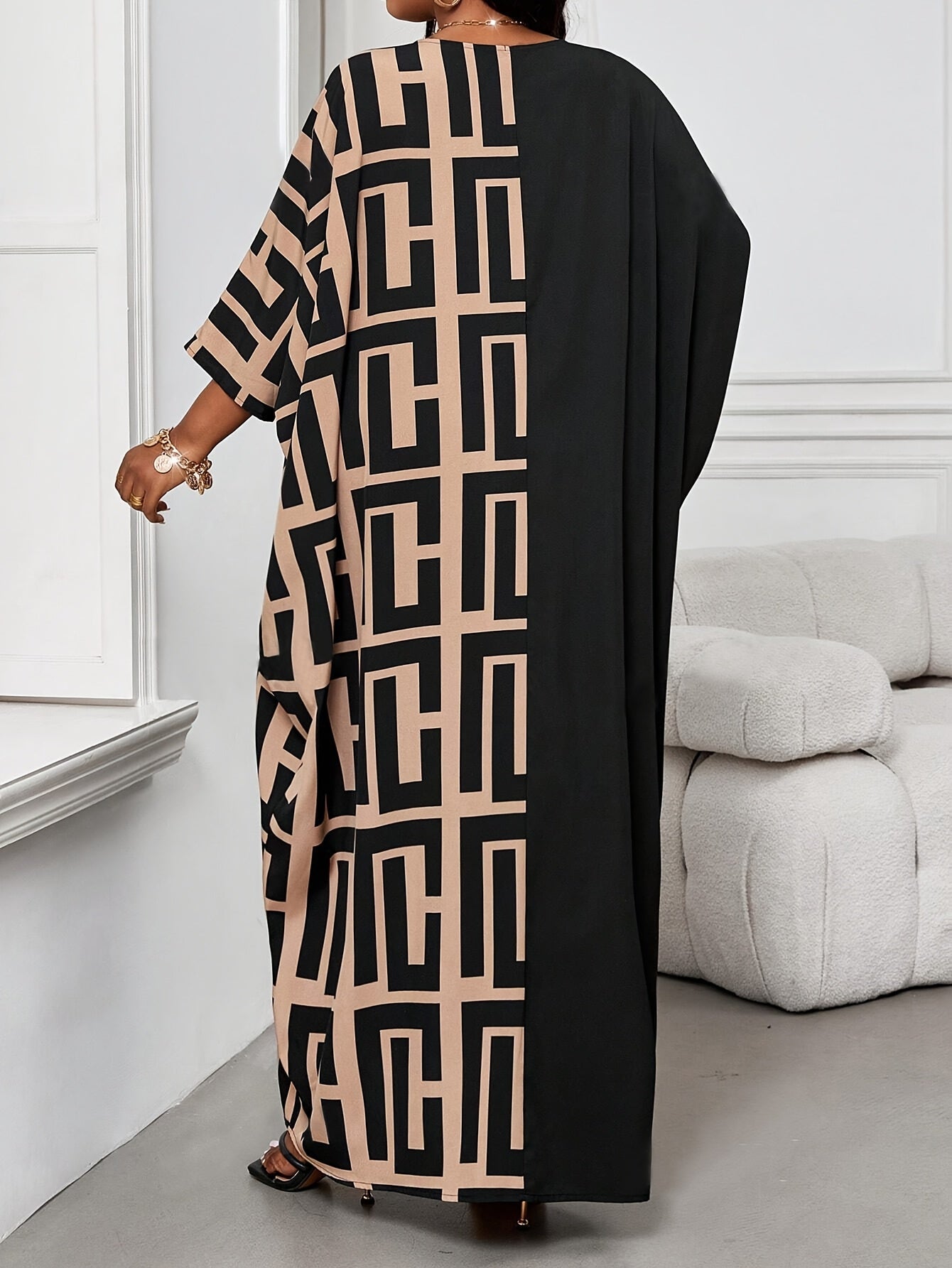 Grande taille, élégante robe longue élégante à col rond et manches longues à blocs de couleur