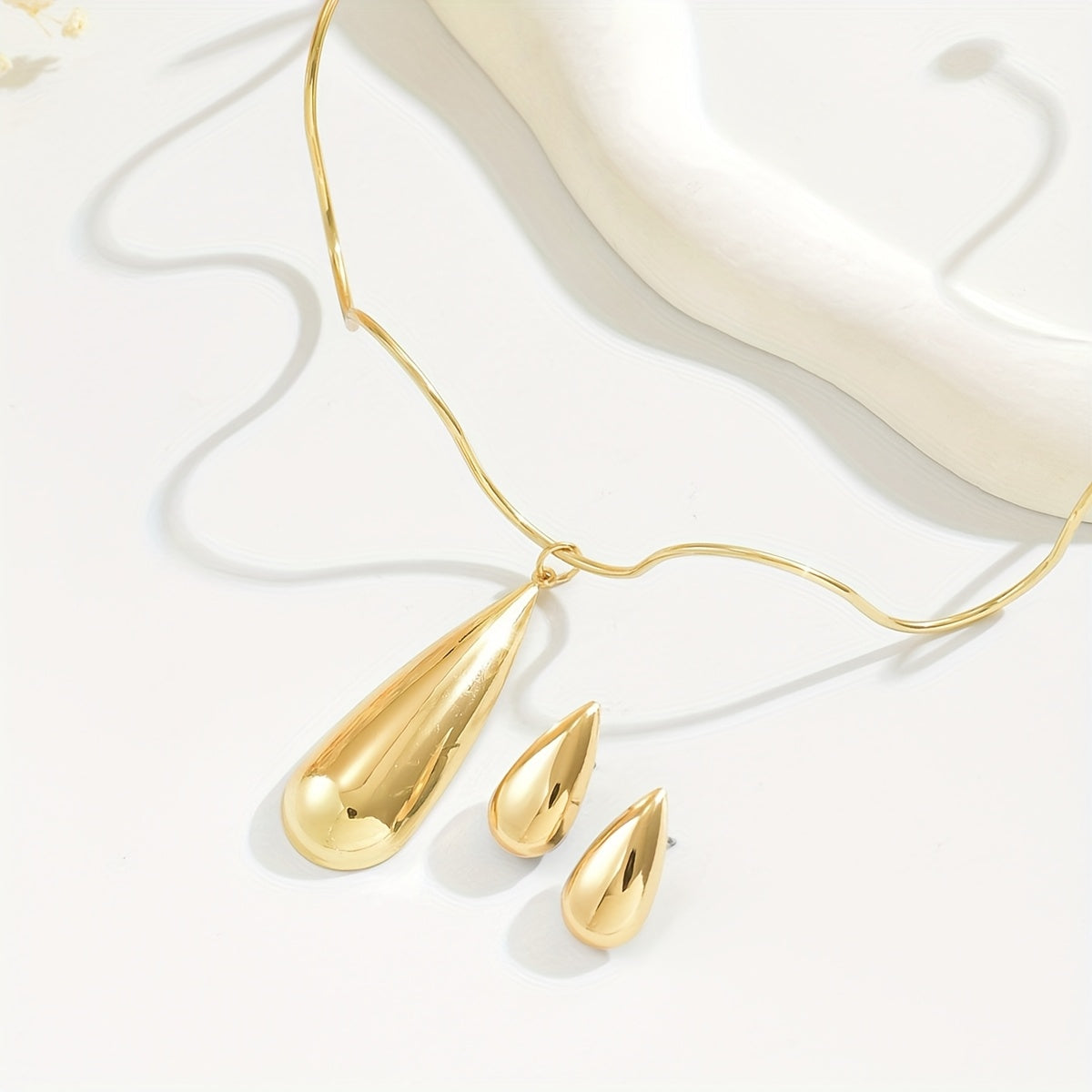 1 ensemble de 3 boucles d'oreilles en forme de larme et collier ras du cou d'inspiration vintage
