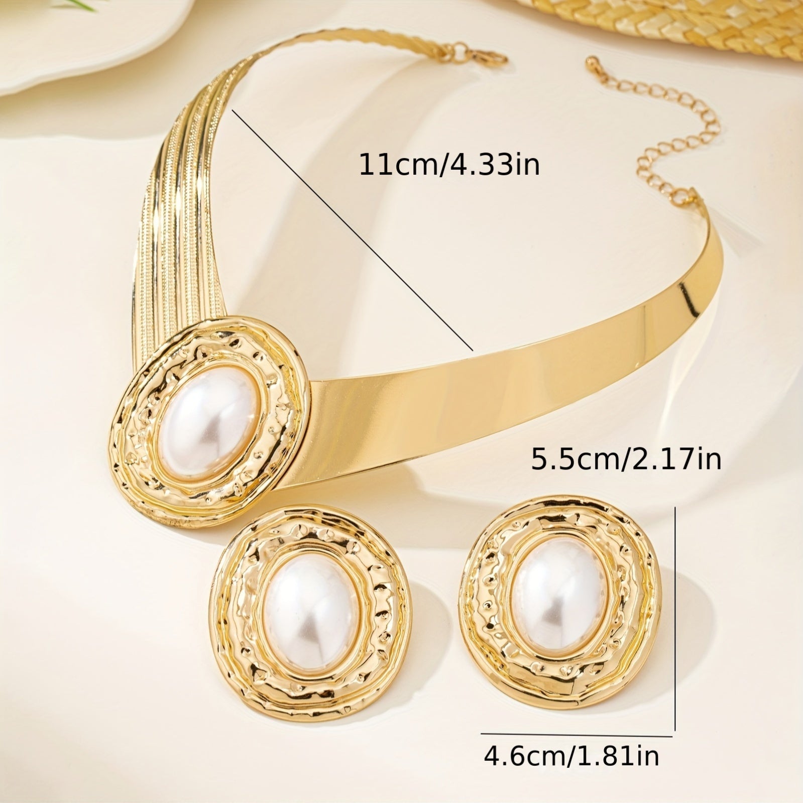 Un Ensemble Audacieux Et Tendance De Boucles D’Oreilles