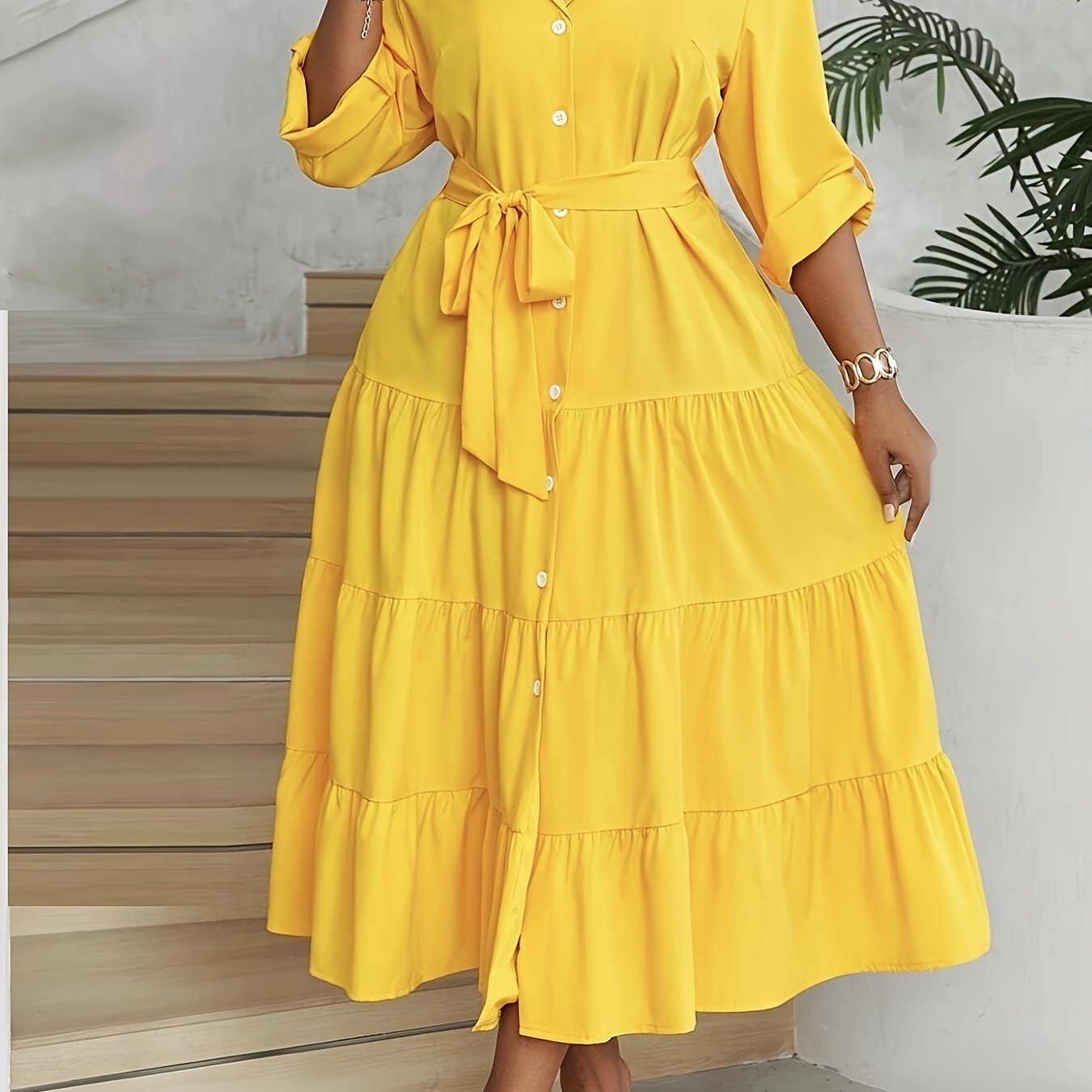 Élégante robe chemise mi-longue ceinturée grande taille