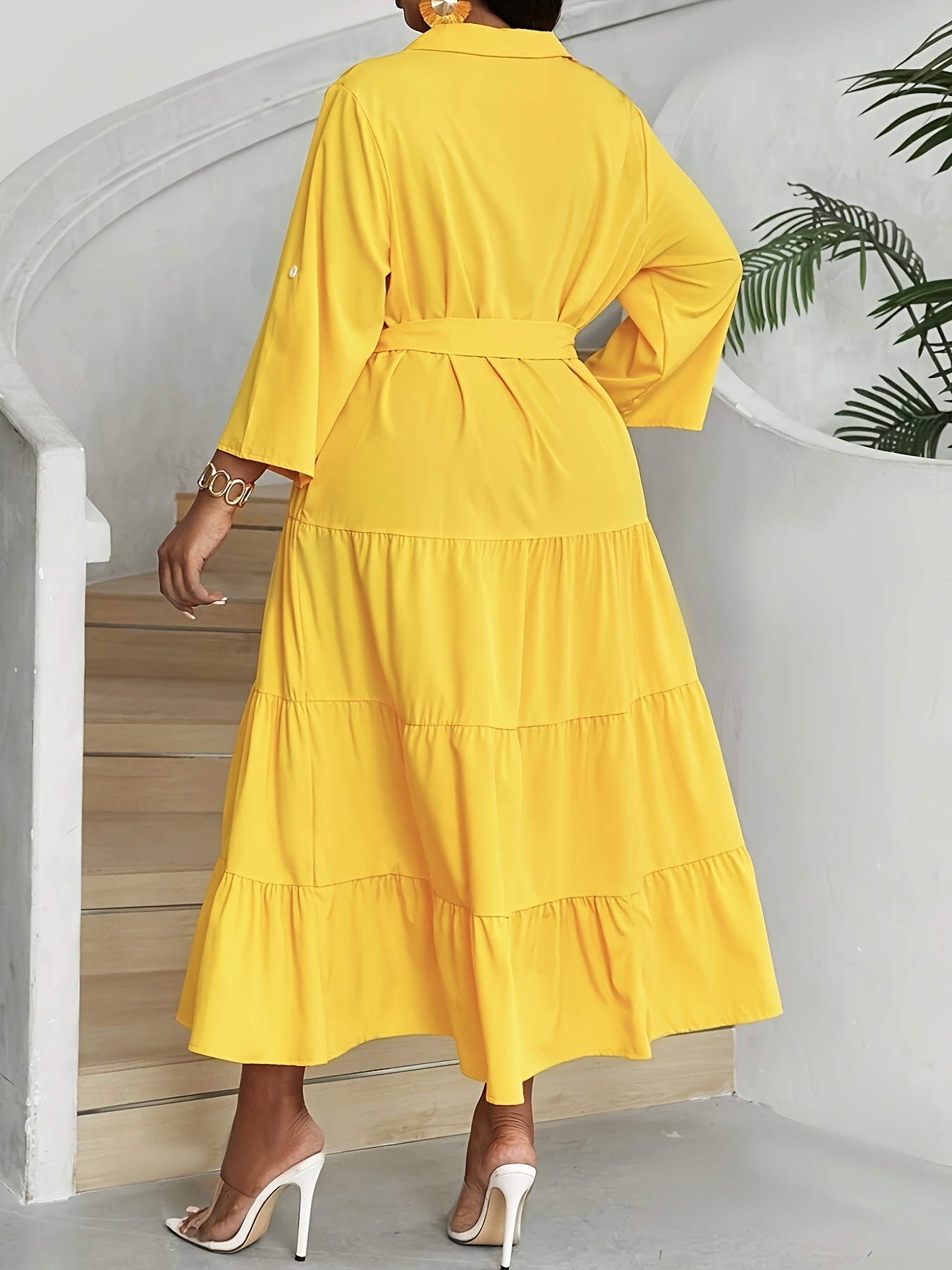 Élégante robe chemise mi-longue ceinturée grande taille